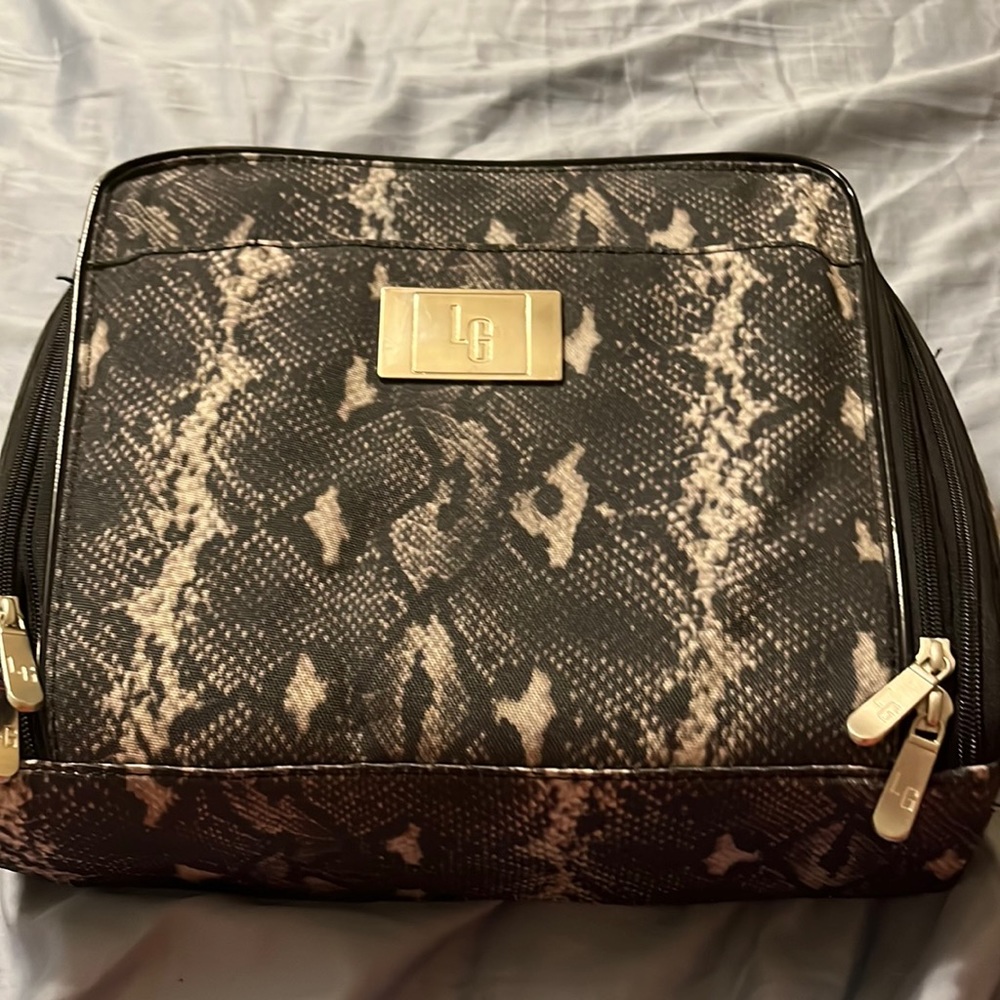 LG travel case